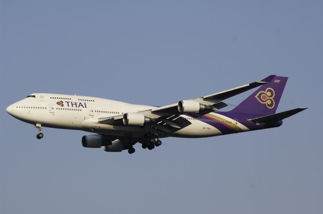 Boeing 747-400 (HS-TGG) - Final Approach to Narita Intl Airport Rwy16R on 2013/05/06