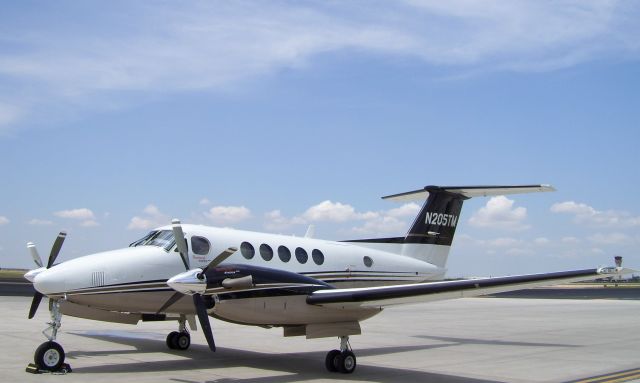 Beechcraft Super King Air 200 (N205TM)