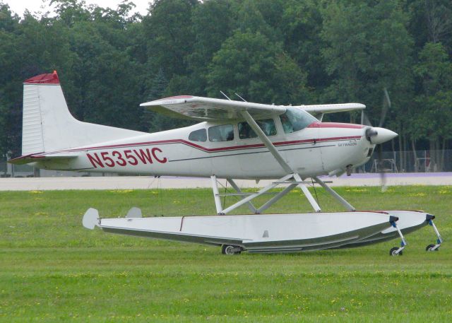 Cessna Skywagon (N535WC) - At AirVenture 2016.