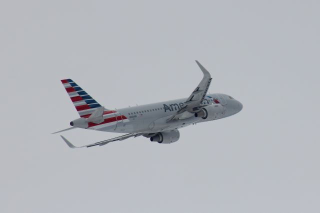 Airbus A319 (N3014R) - 021014 Departing Wichita for KDFW from Rwy 1L