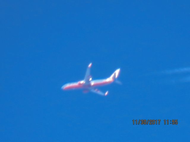 Boeing 737-800 (N8649A)