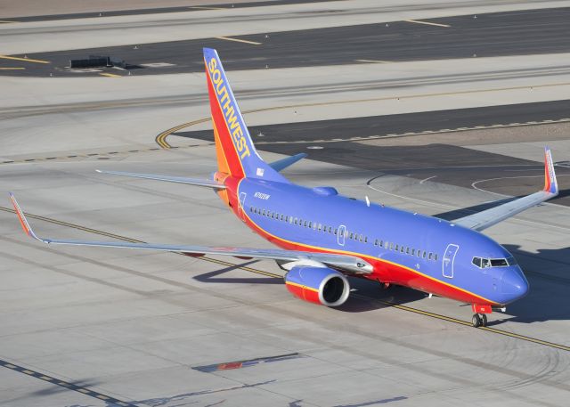 Boeing 737-700 (N762SW)