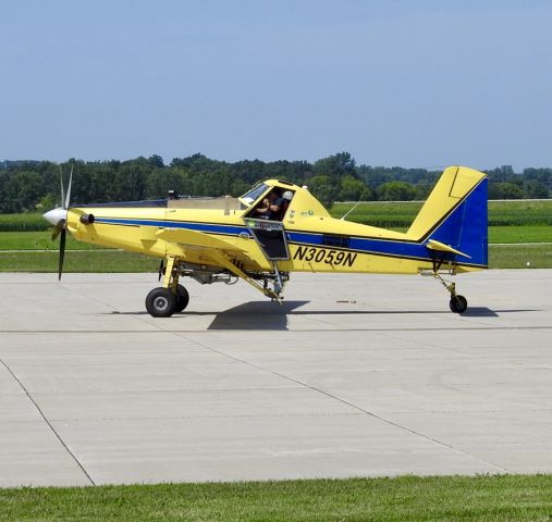 Beechcraft Baron (58) (N3059N) - Airtractor AT-602