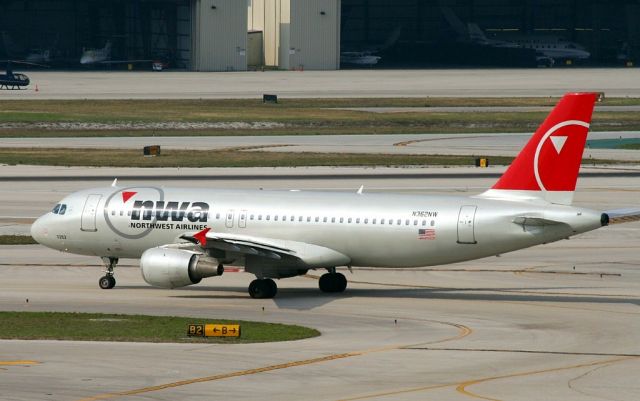 Airbus A320 (N362NW)