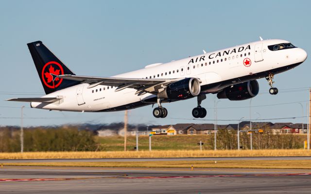 Airbus A320 (C-FCZF)