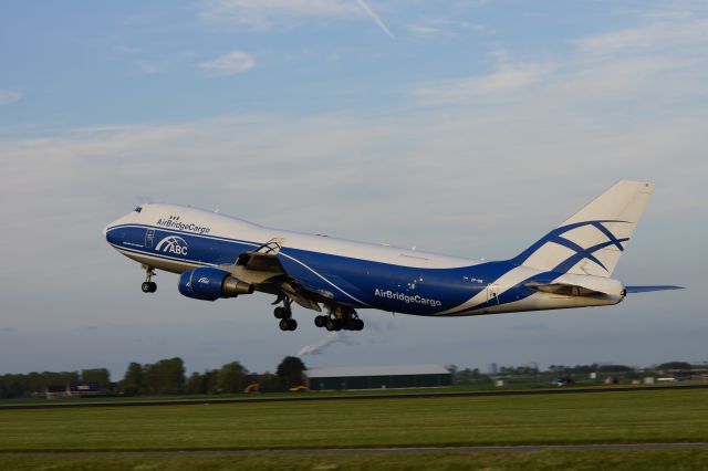 Boeing 747-200 (VP-BIK)