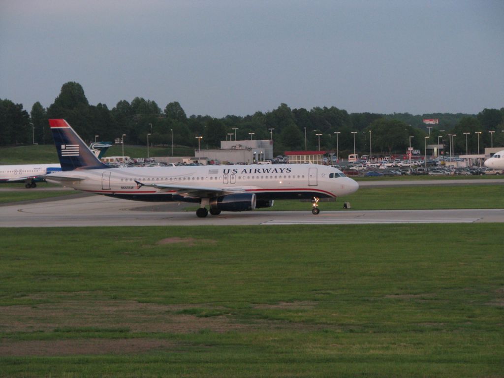 Airbus A320 (N660AW) - TAKEN MAY 9, 2008