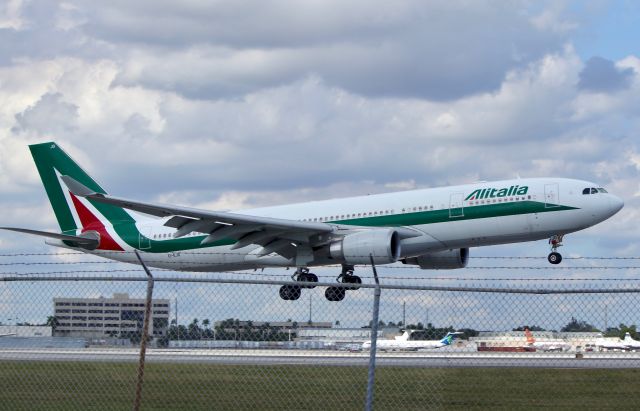 Airbus A330-200 (EI-EJO)