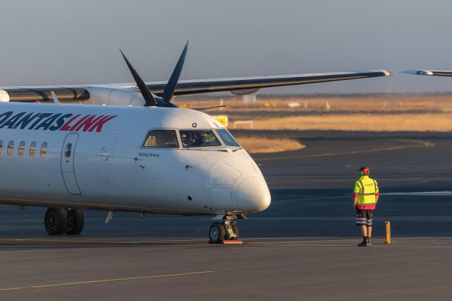 de Havilland Dash 8-400 (VH-LQQ)