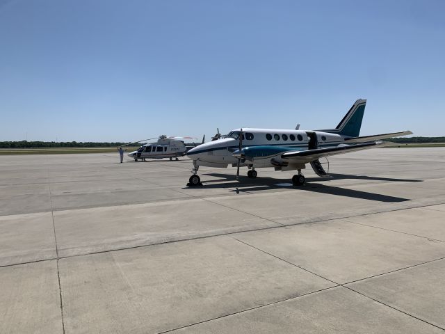 Beechcraft King Air 100 (N93D)