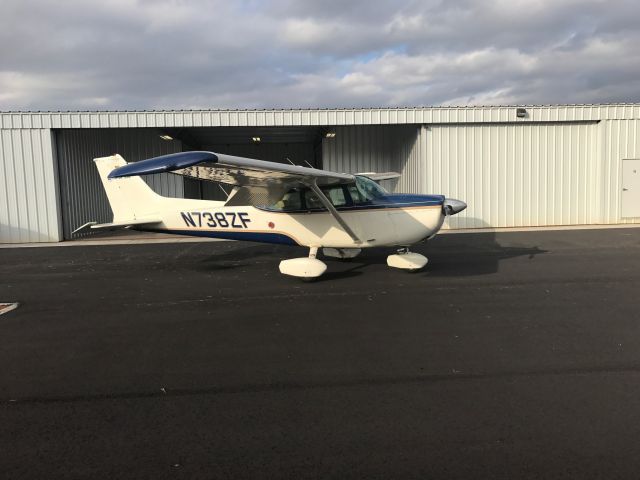 Cessna Skyhawk (N738ZF)