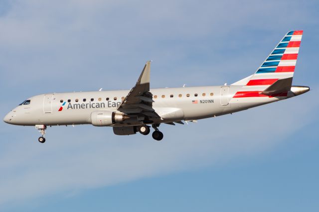 Embraer 175 (N201NN)