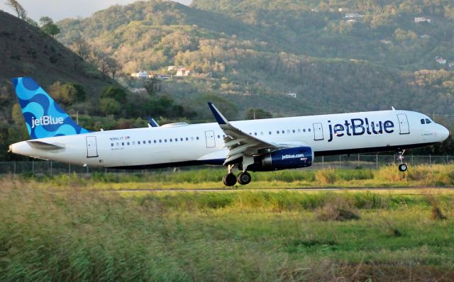 Airbus A321 (N961JT)