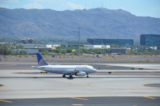 Airbus A319 (N853UA)