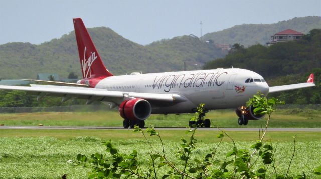 Airbus A330-200 (G-VMIK)