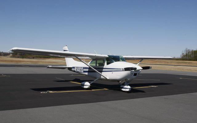 Cessna Skylane (N1403S)