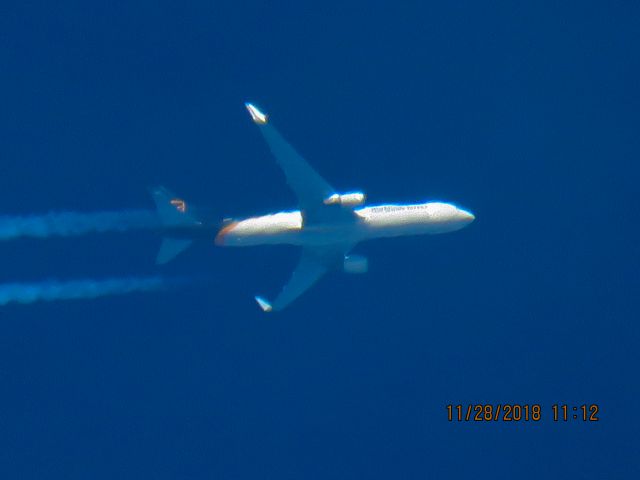 BOEING 767-300 (N328UP)