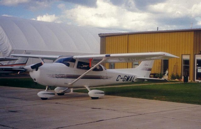 Cessna Skyhawk (C-GMAL) - At Mitchinsons (Saskatoon) on the way from Montreal (CYHU) to Yellowknife.