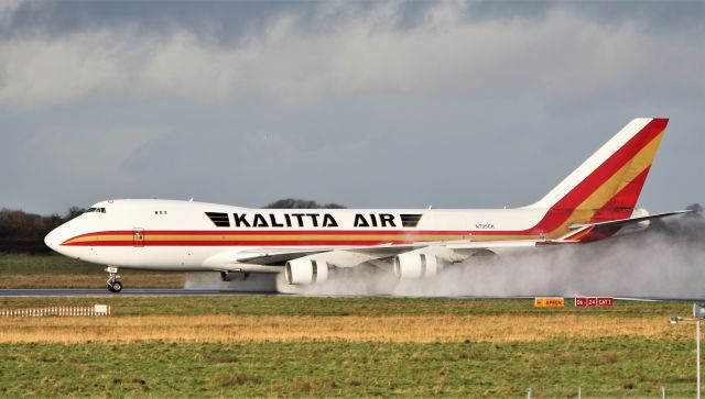 Boeing 747-400 (N705CK) - kalitta air b747-4b5f n705ck landing at shannon 12/1/20.