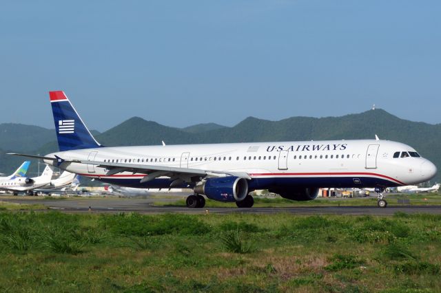 Airbus A321 (N176UW)