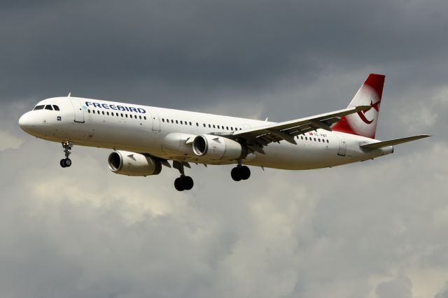 Airbus A321 (TC-FBT)