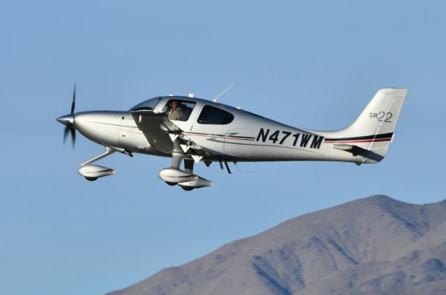 Cirrus SR-22 (N471WM)