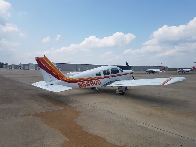 Piper Cherokee (N56600)