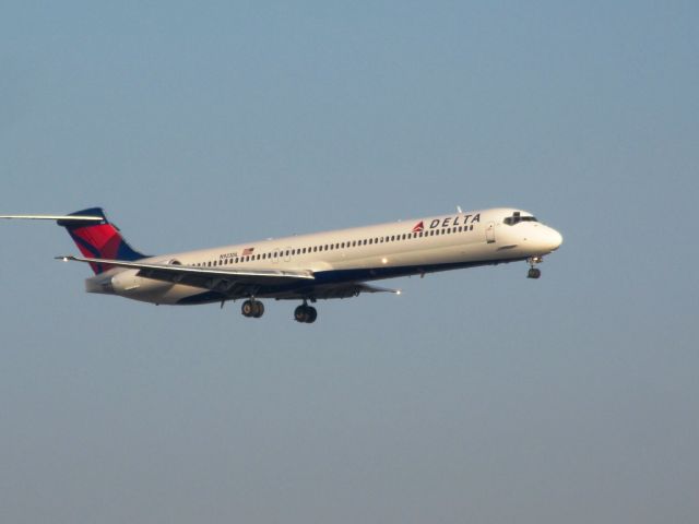 McDonnell Douglas MD-88 (N923DL)