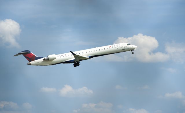 Canadair Regional Jet CRJ-900 (N827SK) - Delta Airlines Flight 3675, KBHM-KDTW, 7/18/2023.