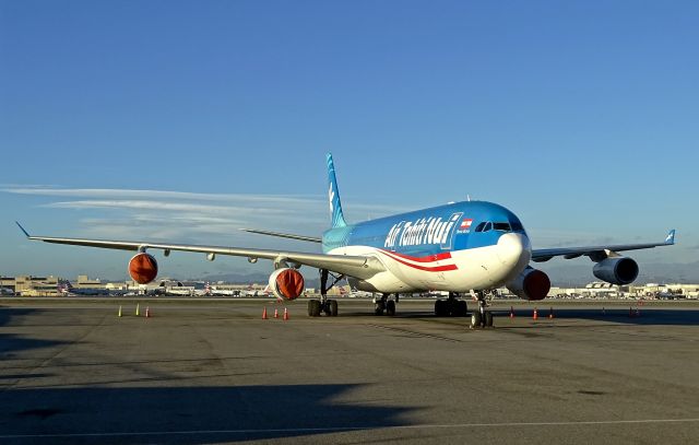 Airbus A340-300 (F-OJTN)