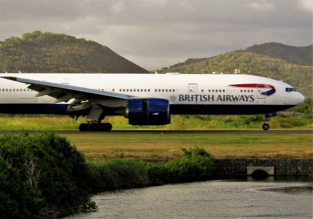 Boeing 777-200 (G-RAES)