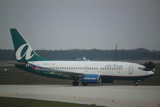 Boeing 737-700 (N166AT) - Taxiing in at RSW on 02/11/2011