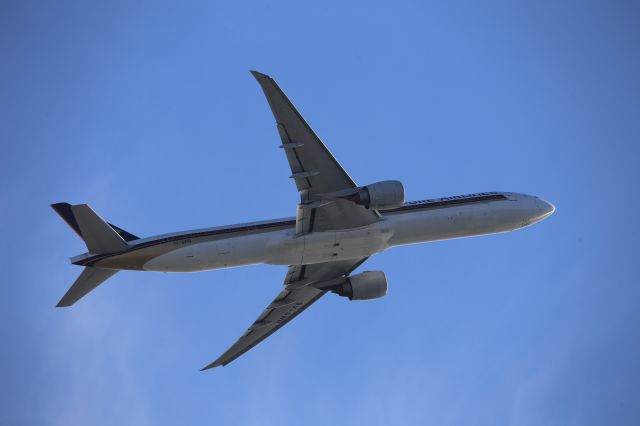 BOEING 777-300ER (9V-SWR)