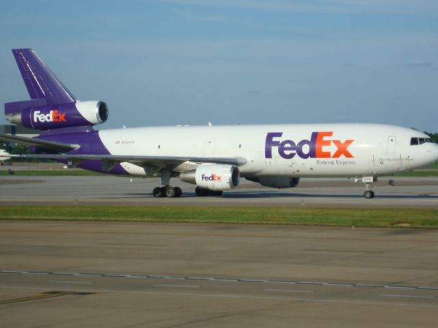 McDonnell Douglas DC-10 —