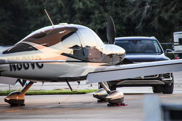 Cirrus SR-22 (N86VC)