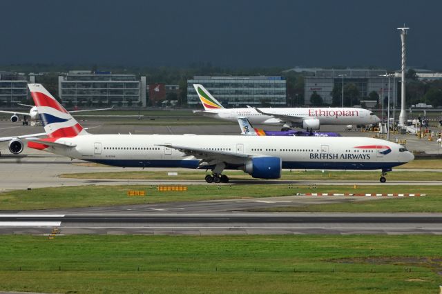 BOEING 777-300 (G-STBD)