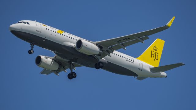 Airbus A320 (V8-RBW)