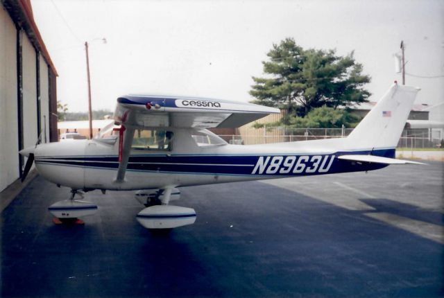 Cessna Commuter (N8963U) - Original paint, circa 1976.