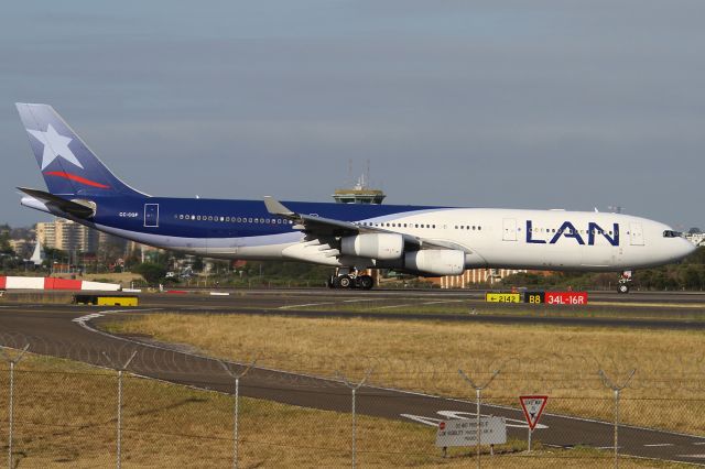 Airbus A340-300 (CC-CQF)