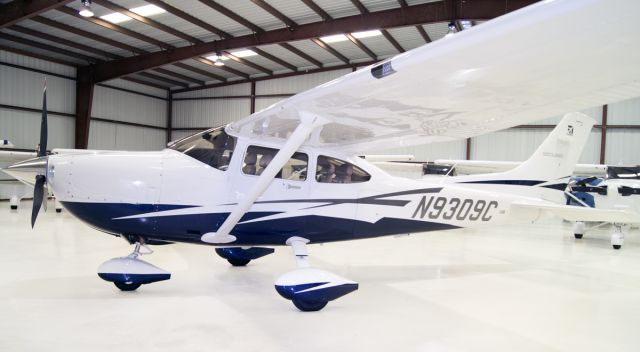 Cessna Skylane (N9309C)