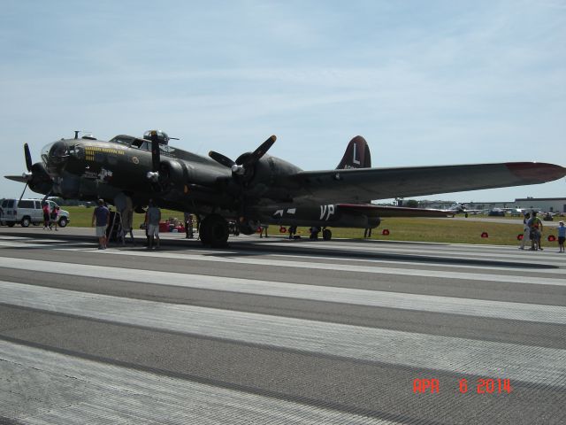 Boeing B-17 Flying Fortress (48-3872) - Texas Raiders Sun n Fun 2014 NOV 2022 RIP