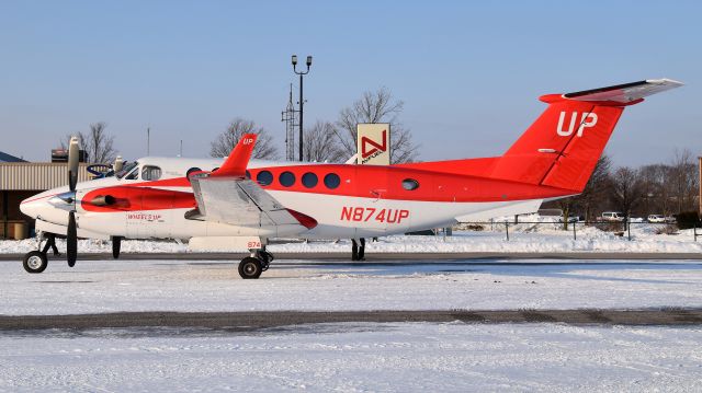 Beechcraft Super King Air 350 (N874UP) - American Heart Association special livery