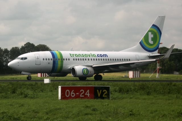 Boeing 737-700 (PH-XRB)