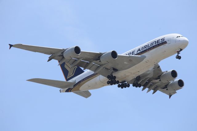 Airbus A380-800 (9V-SKH)