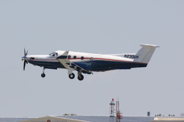 Pilatus PC-12 (N230UH) - Pilatus PC-12 (N230UH) departs Runway 32 at Sarasota-Bradenton International Airport