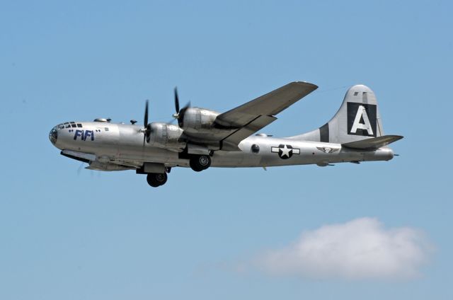 Boeing B-29 Superfortress (N529B) - Just WOW !
