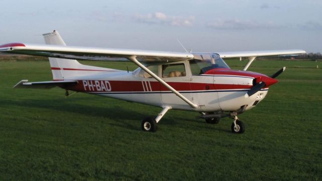 Cessna Skyhawk (PH-BAD)