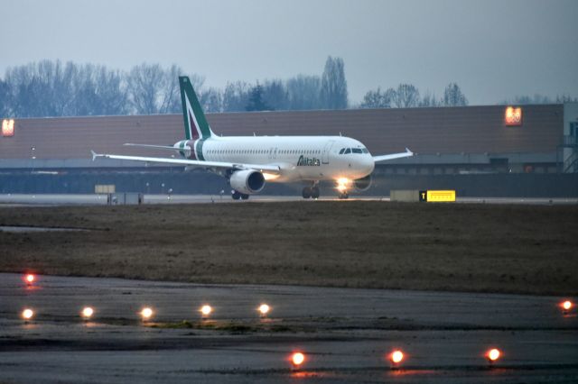 Airbus A320 (I-WEBB) - 06/02/2016