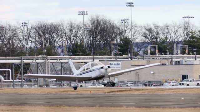 Piper Cherokee (N5914V)