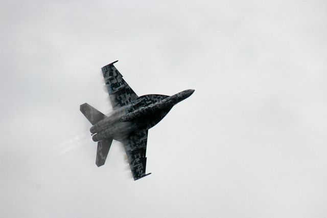 — — - 100th Anniversary of Navy Aviation F-18 High Speed Pass at EAA Navy Day